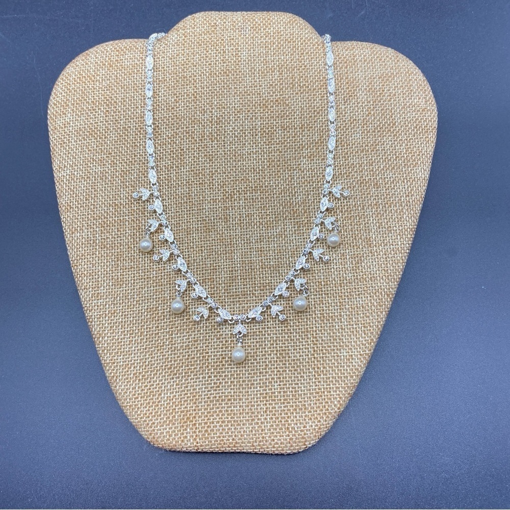 Silver Tone Imitation Pearls Rhinestones Stunning Fancy Formal Necklace - Picture 6 of 11